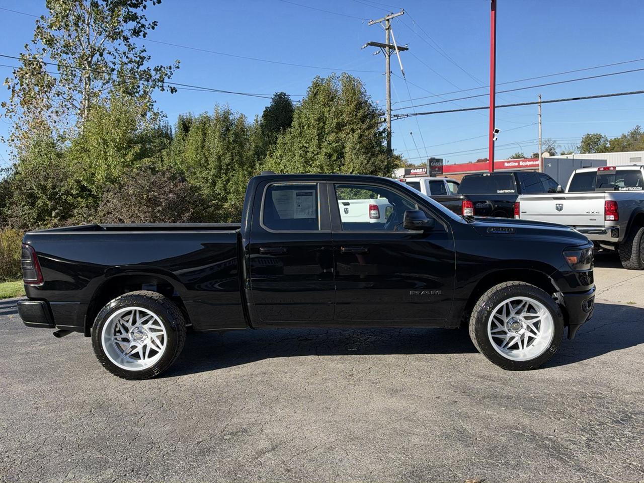 RAM 1500 Big Horn 4x4 Quad Cab 6'4" Box 2021
