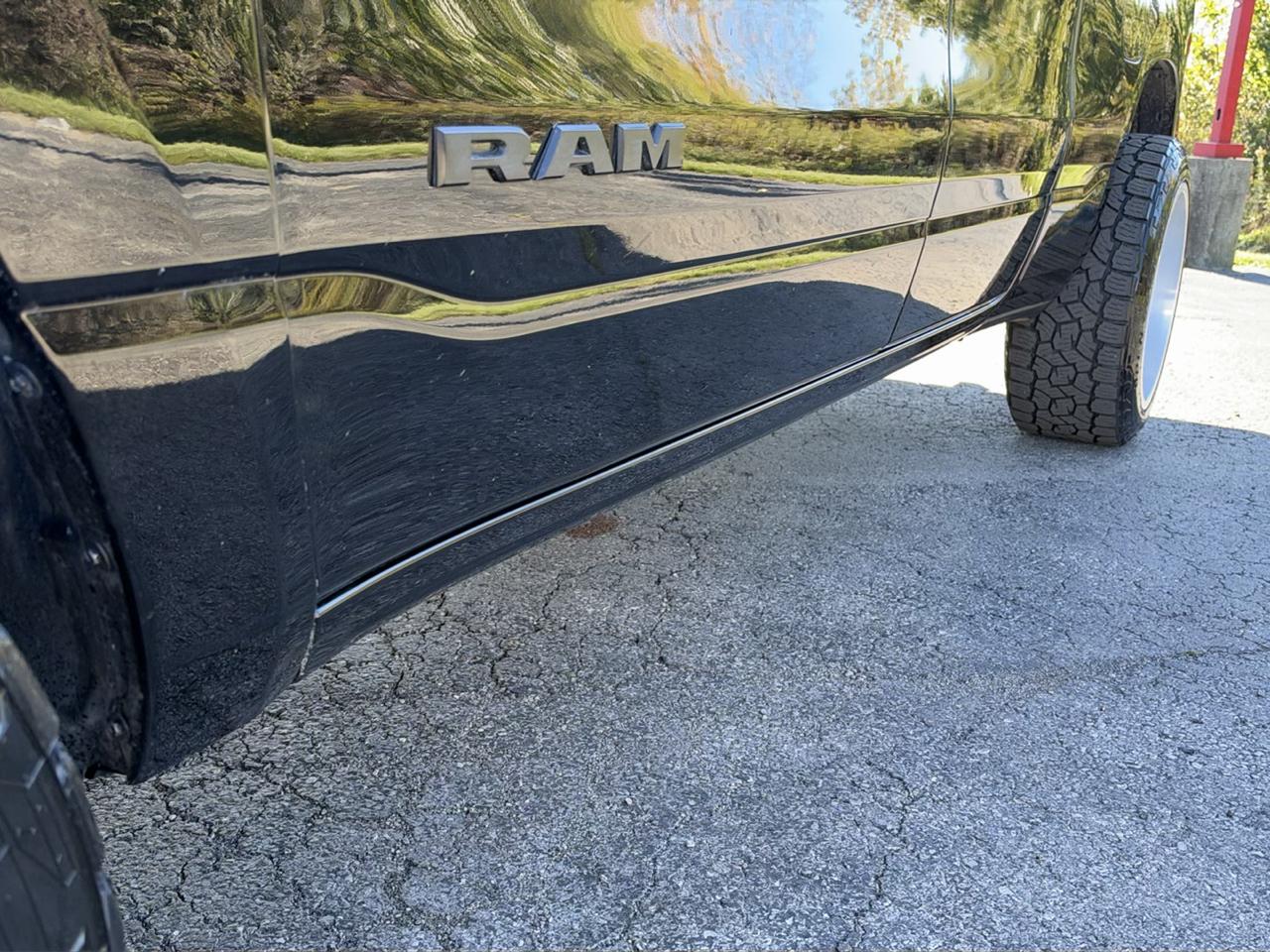 RAM 1500 Big Horn 4x4 Quad Cab 6'4" Box 2021