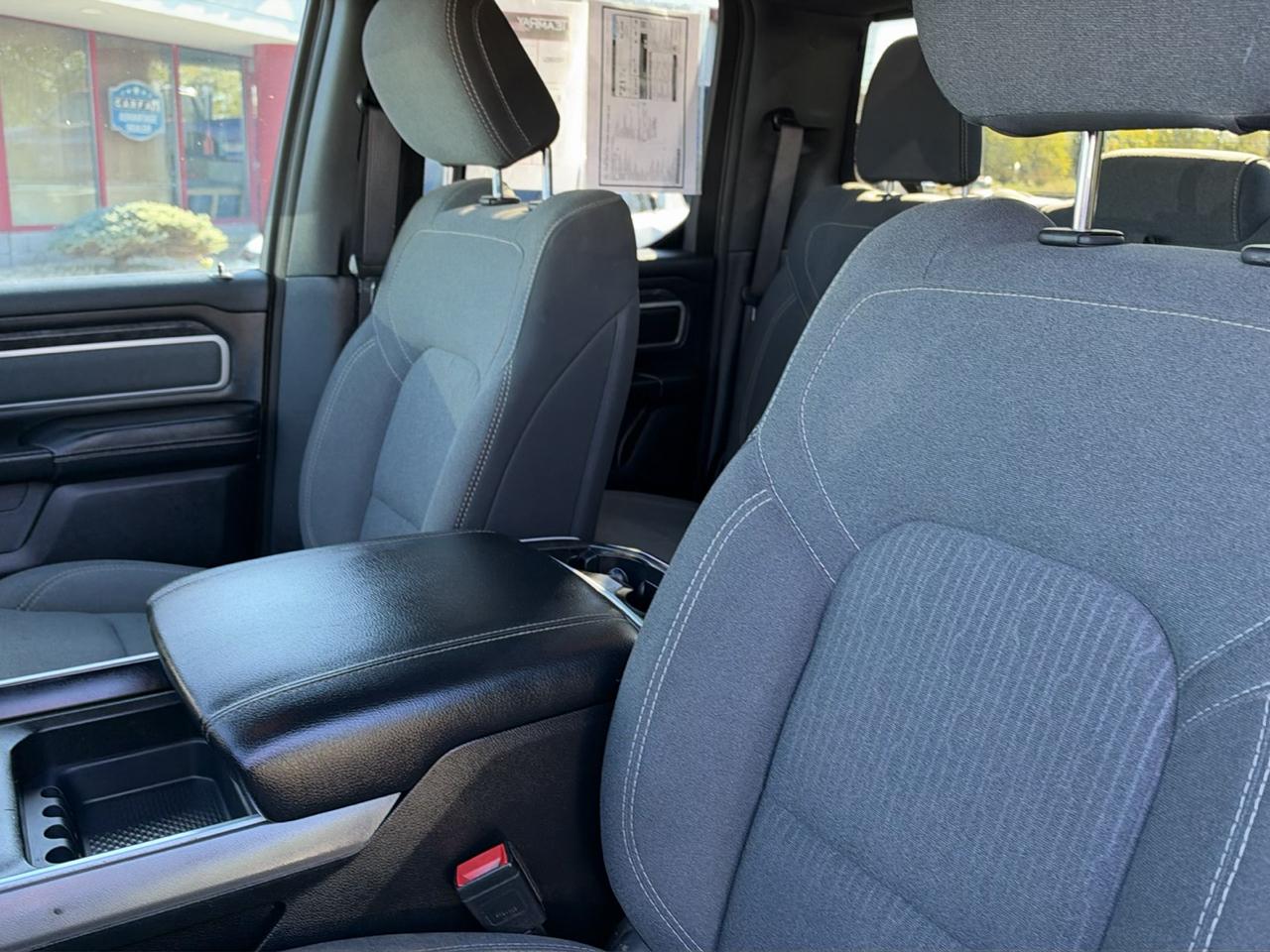 RAM 1500 Big Horn 4x4 Quad Cab 6'4" Box 2021