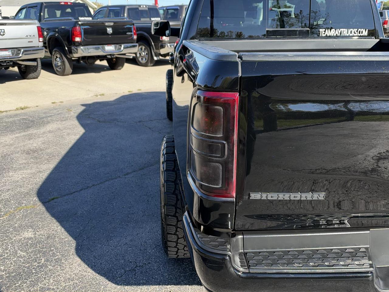 RAM 1500 Big Horn 4x4 Quad Cab 6'4" Box 2021