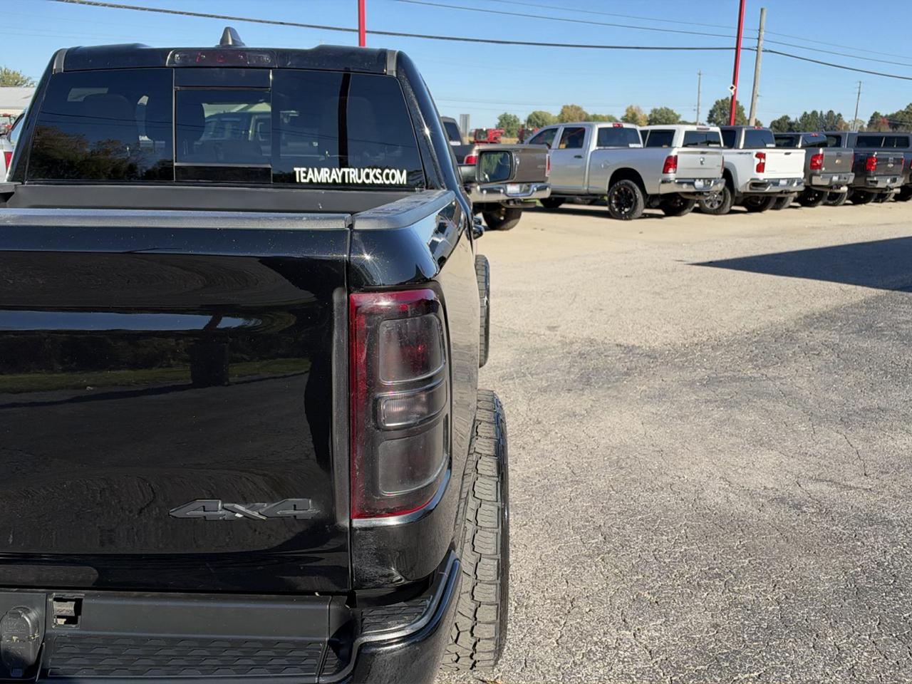 RAM 1500 Big Horn 4x4 Quad Cab 6'4" Box 2021