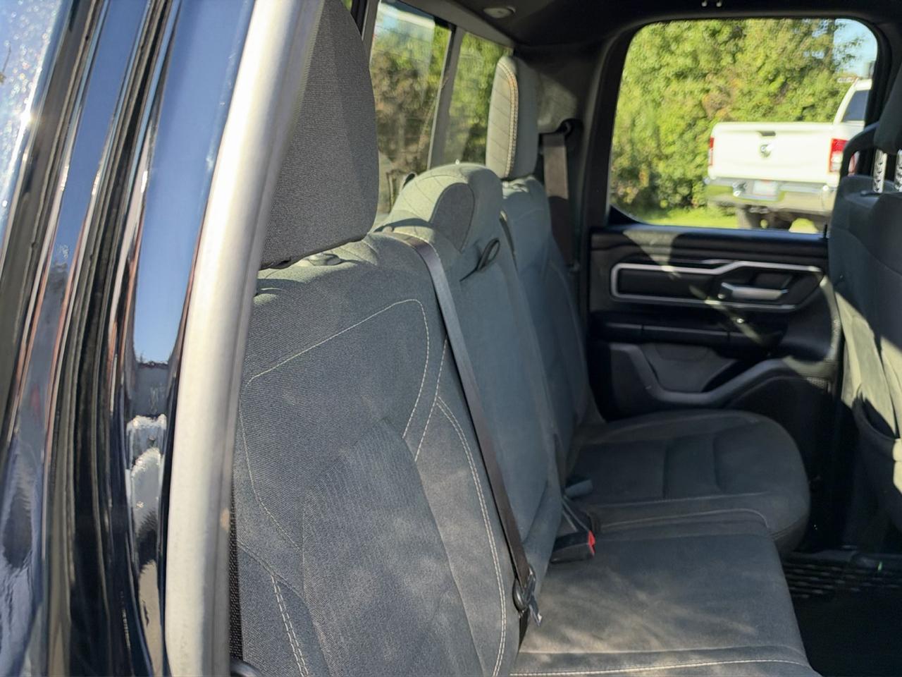 RAM 1500 Big Horn 4x4 Quad Cab 6'4" Box 2021