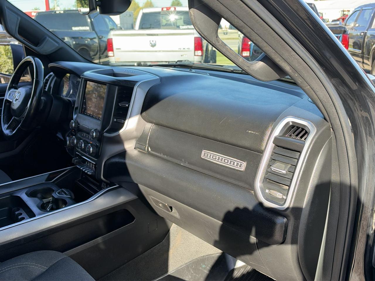 RAM 1500 Big Horn 4x4 Quad Cab 6'4" Box 2021