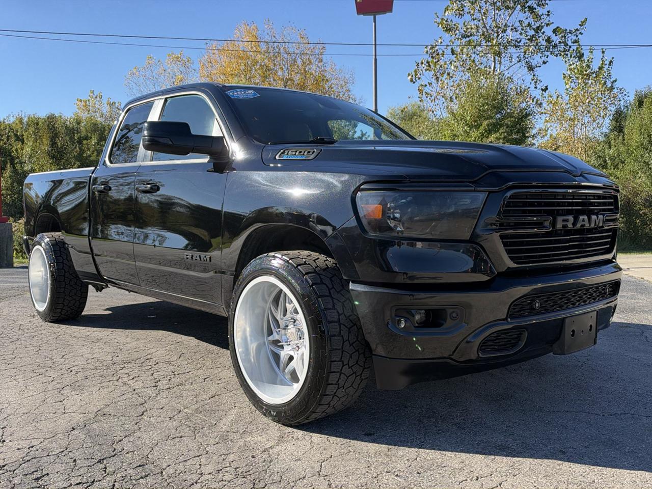 RAM 1500 Big Horn 4x4 Quad Cab 6'4" Box 2021