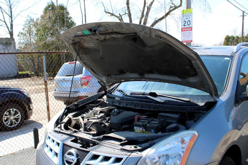 Nissan Rogue S AWD 2011