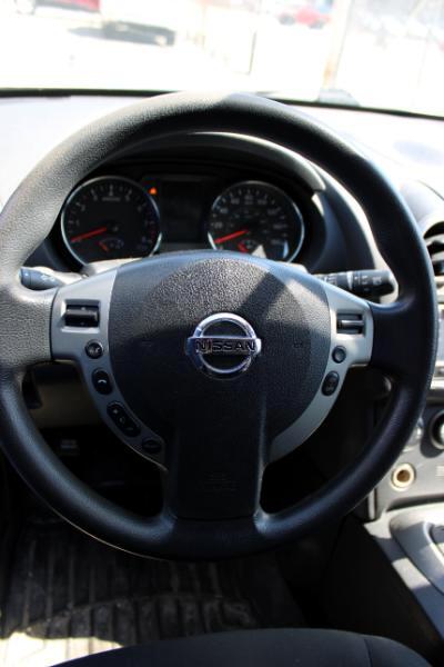 Nissan Rogue S AWD 2011