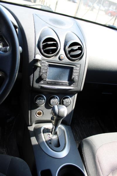 Nissan Rogue S AWD 2011