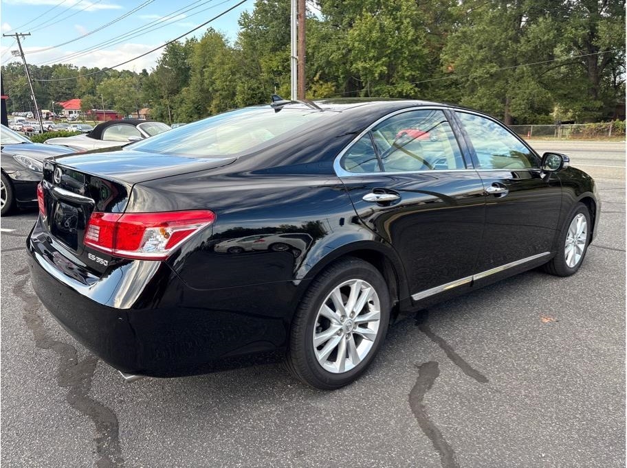 2011 Lexus ES 350 photo 4