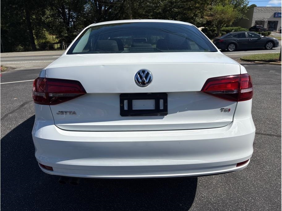 2017 Volkswagen Jetta 1.4T photo 4