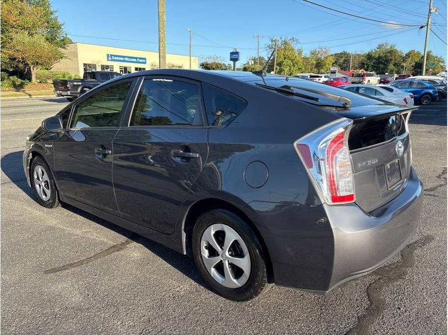 2015 Toyota Prius Three photo 4
