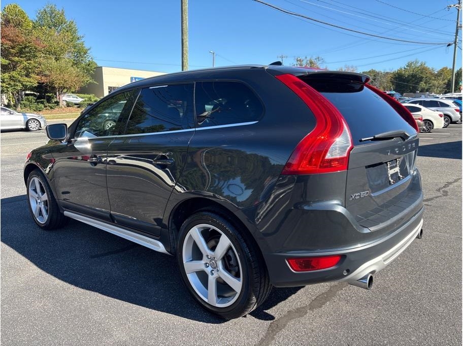 2011 Volvo XC60 T6 R-Design photo 4