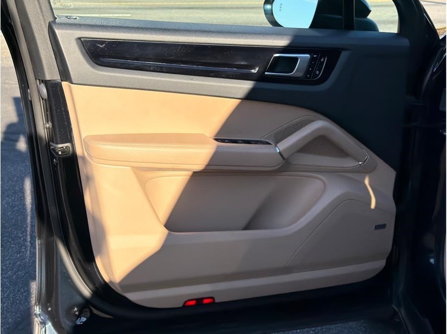 Porsche Cayenne  2020