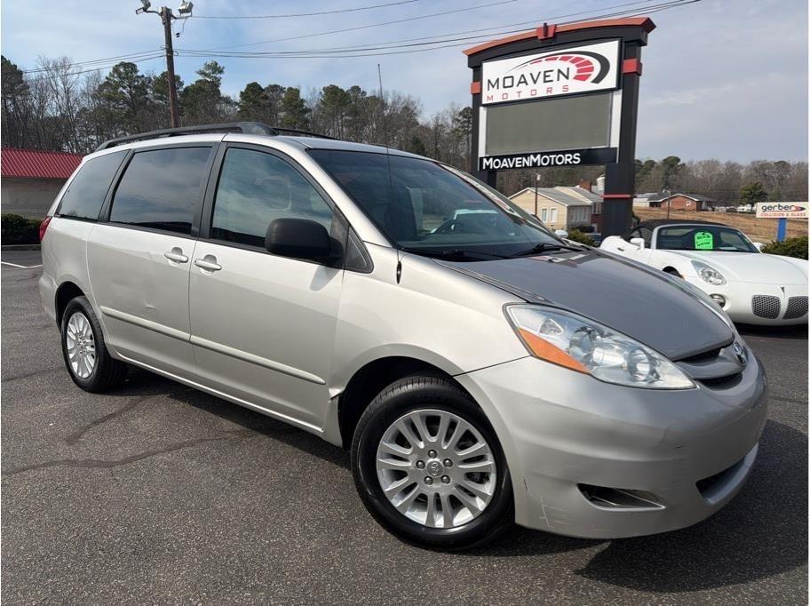 2010 Toyota Sienna LE Minivan 4D
