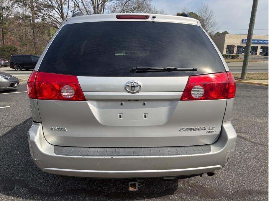 Toyota Sienna  2010