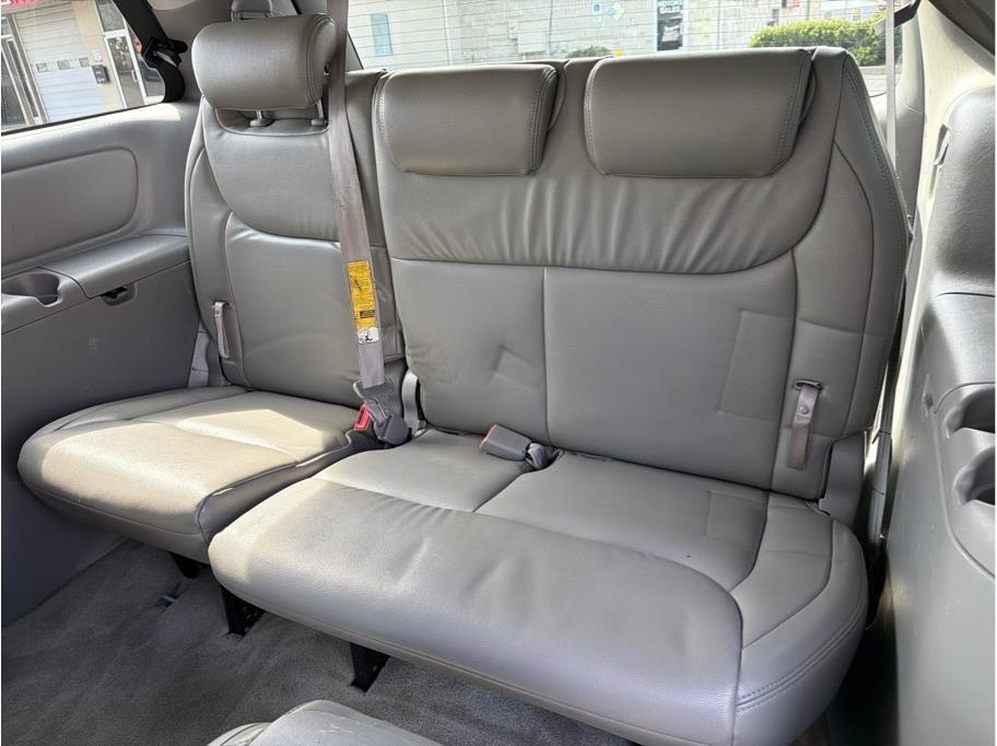Toyota Sienna  2010
