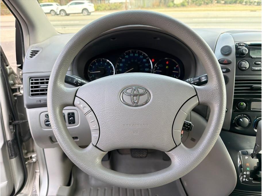 Toyota Sienna  2010