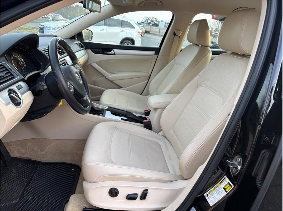 Volkswagen Passat  2013