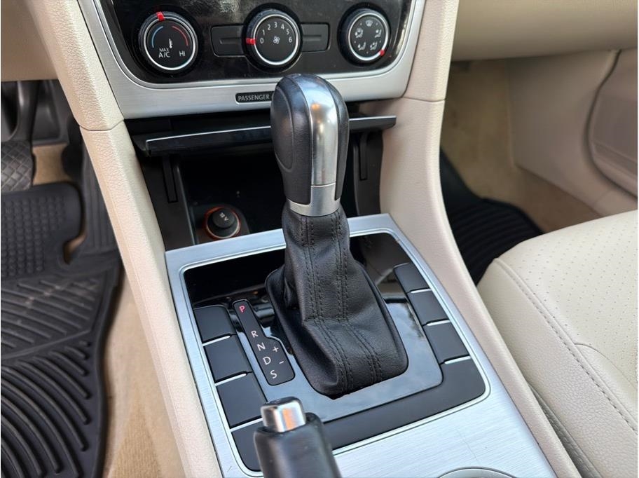 Volkswagen Passat  2013