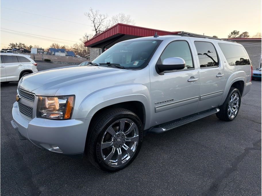 Chevrolet Suburban  2014