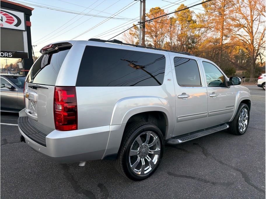 Chevrolet Suburban  2014