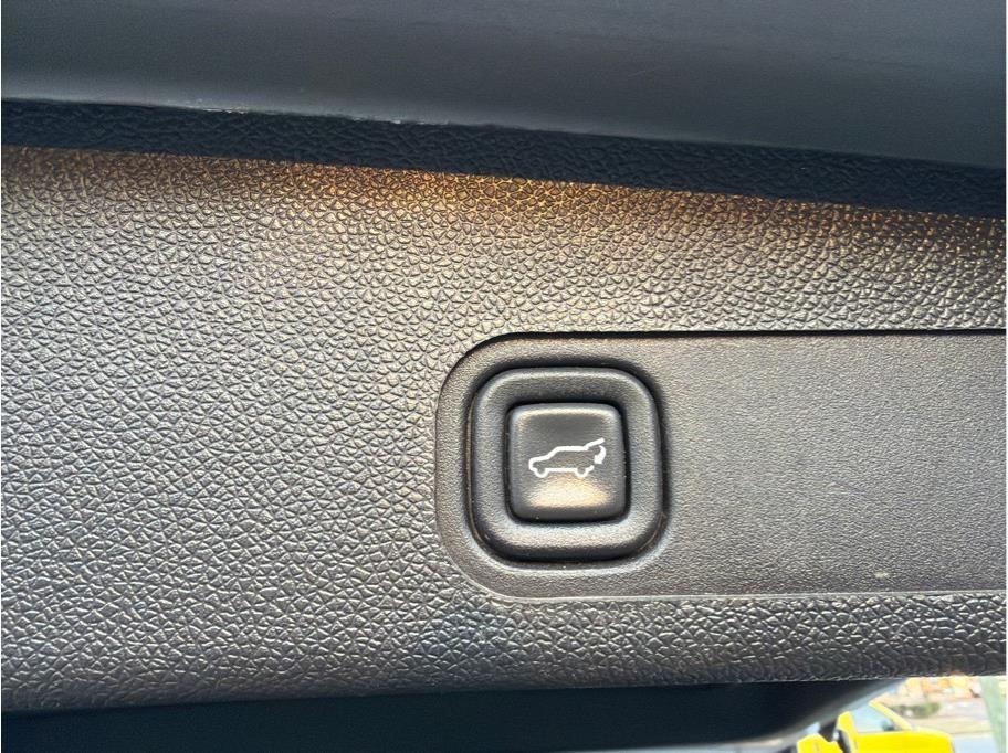 Chevrolet Suburban  2014