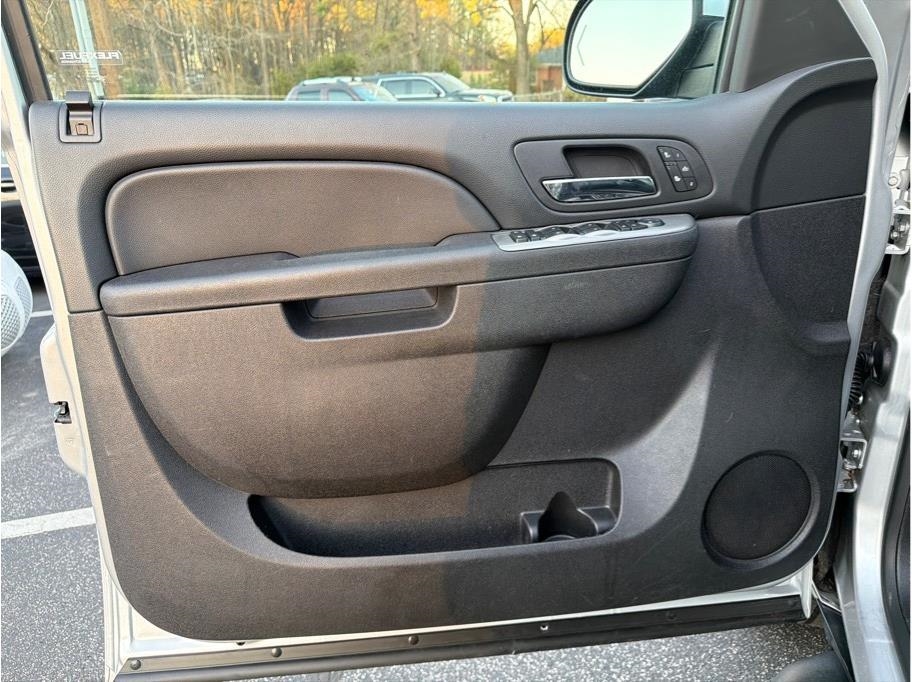 Chevrolet Suburban  2014