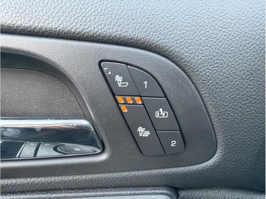 Chevrolet Suburban  2014