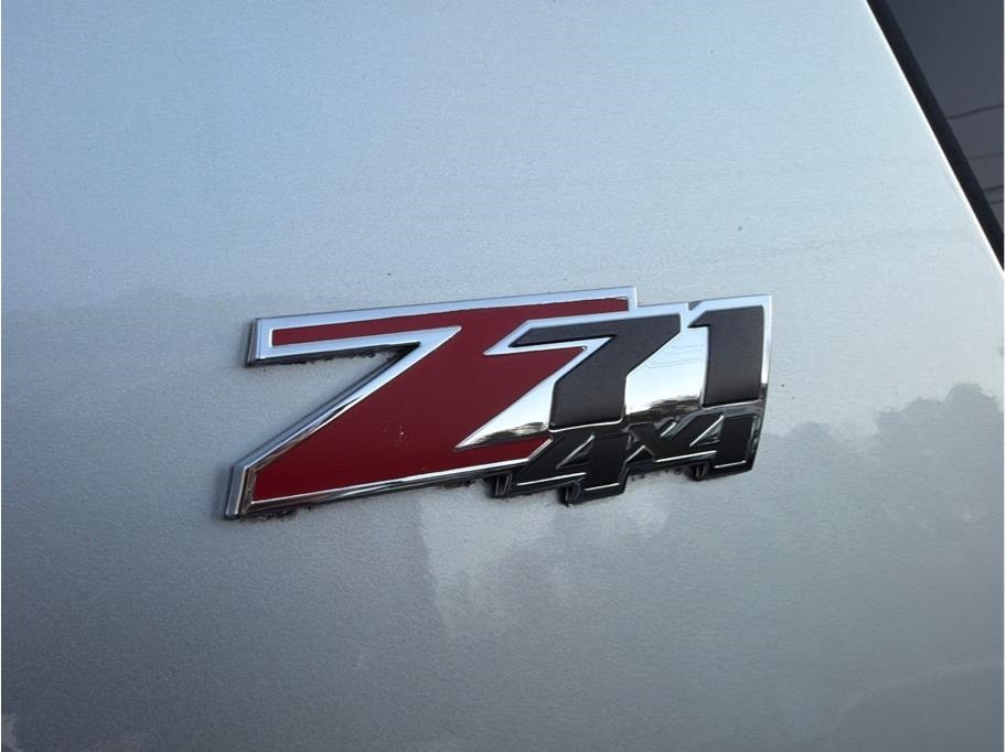 Chevrolet Suburban  2014