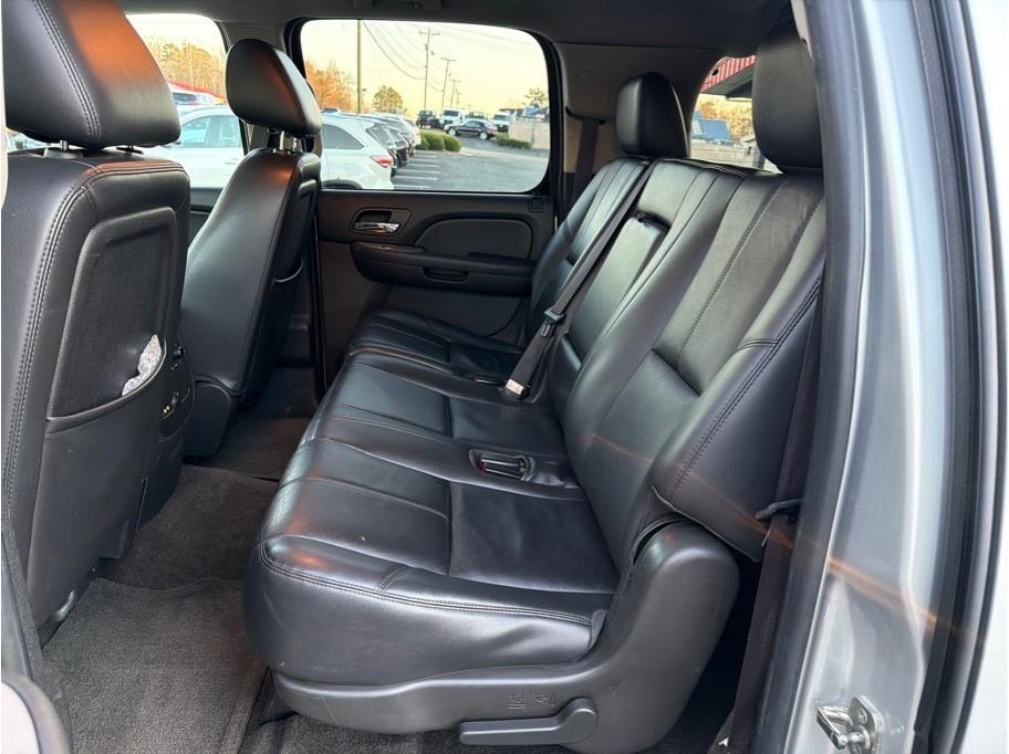 Chevrolet Suburban  2014