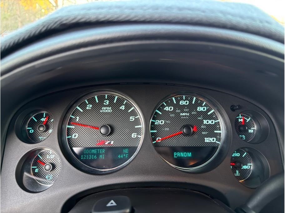 Chevrolet Suburban  2014