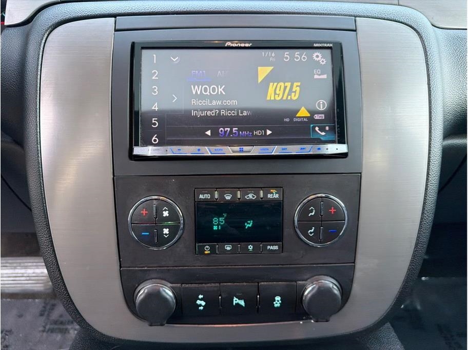 Chevrolet Suburban  2014