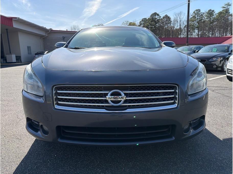 Nissan Maxima  2010