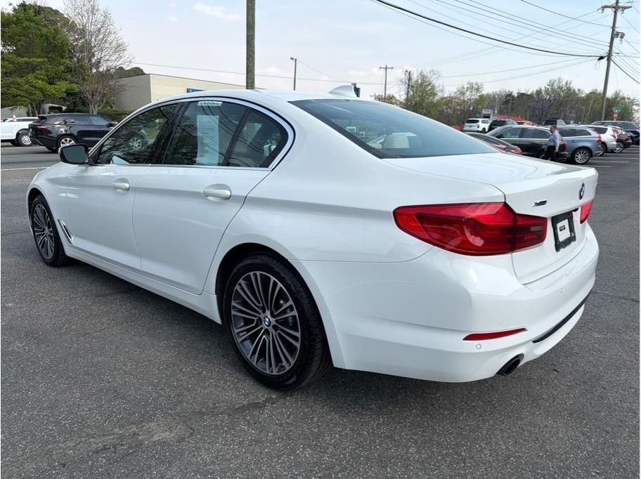 BMW 5-Series  2019
