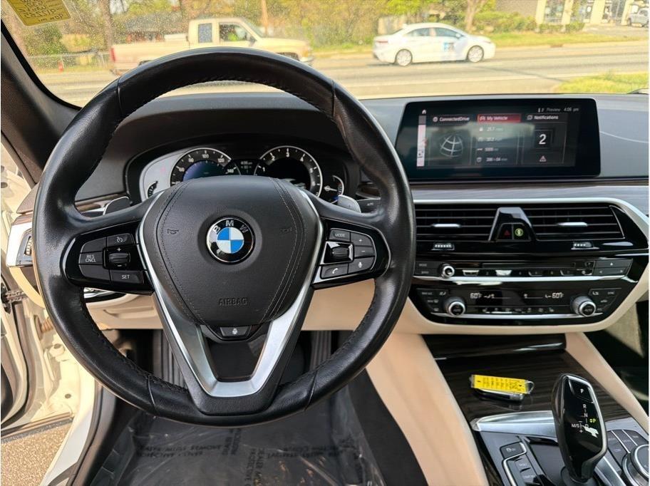 BMW 5-Series  2019