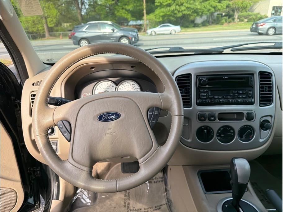 Ford Escape  2005