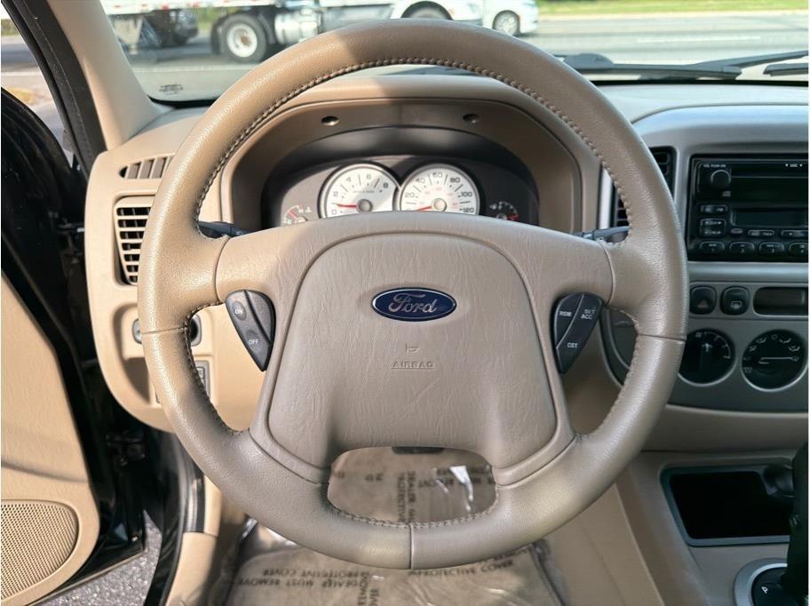 Ford Escape  2005