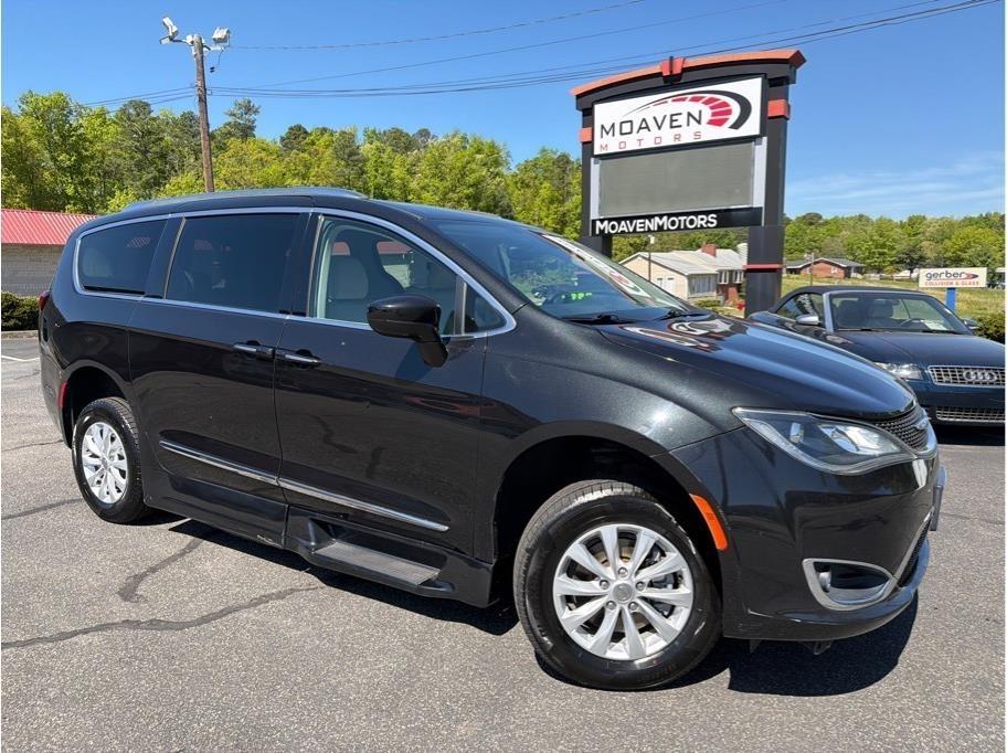 2018 Chrysler Pacifica Touring L Plus Minivan 4D