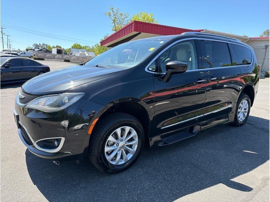 Chrysler Pacifica  2018