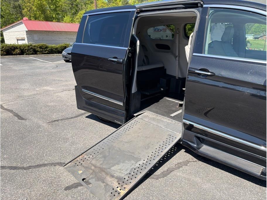 Chrysler Pacifica  2018