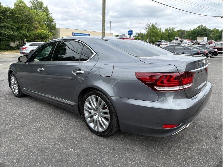 Lexus LS 460  2015