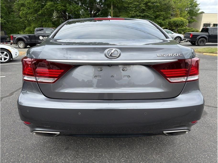Lexus LS 460  2015