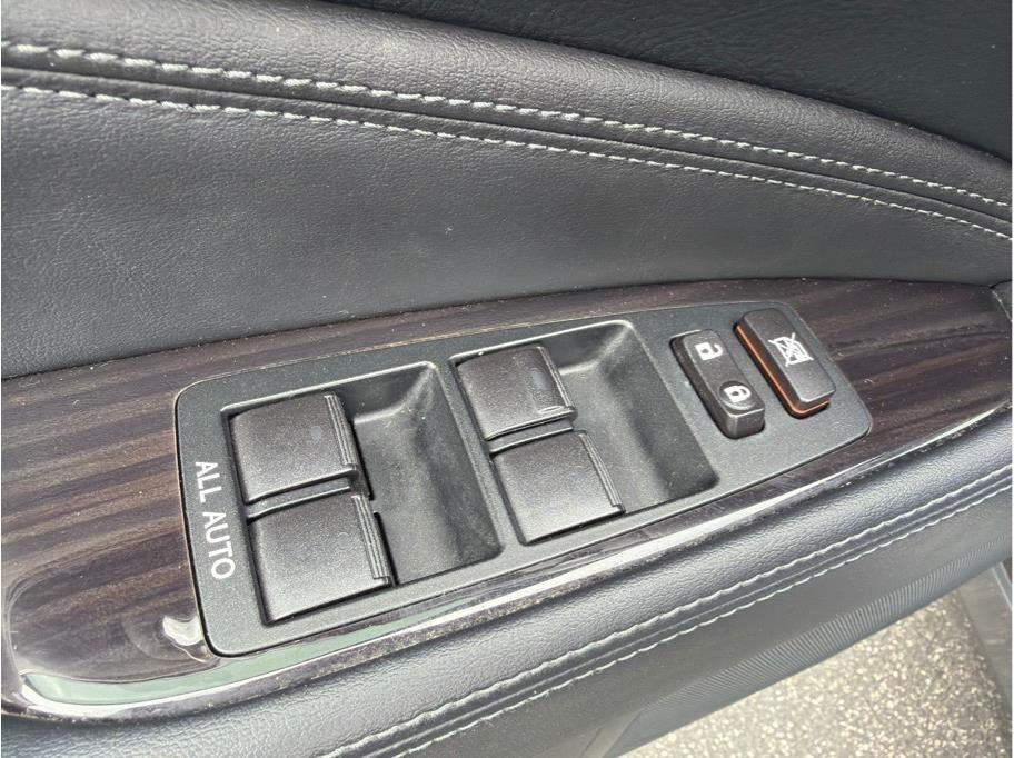 Lexus LS 460  2015
