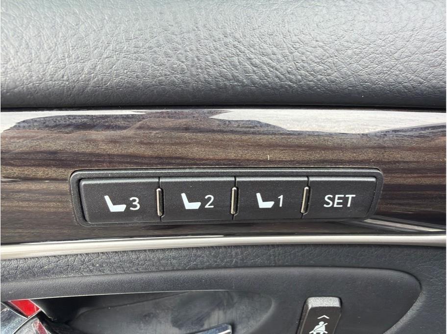 Lexus LS 460  2015
