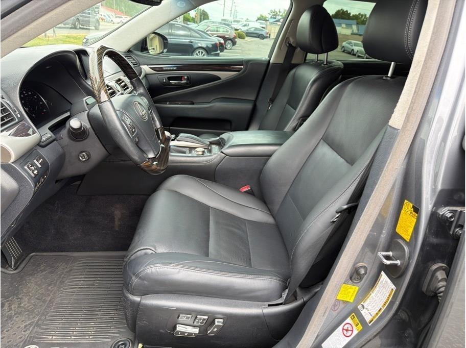 Lexus LS 460  2015