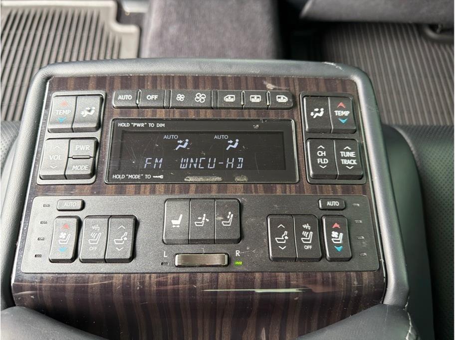 Lexus LS 460  2015