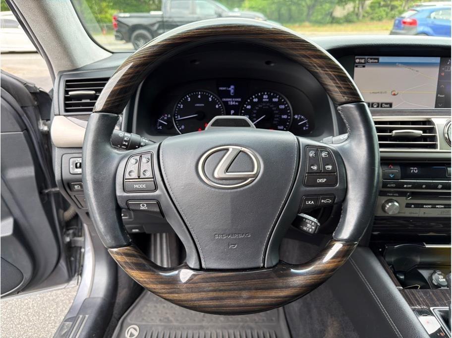 Lexus LS 460  2015