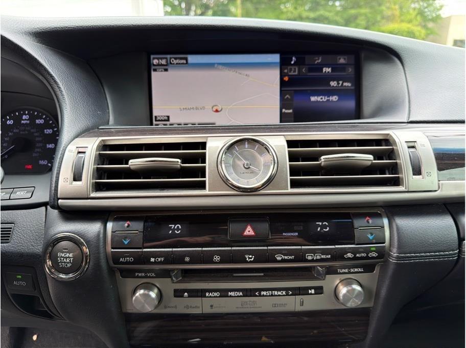 Lexus LS 460  2015