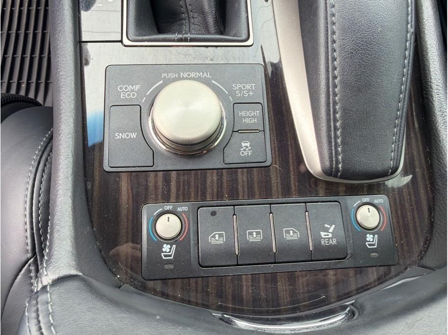 Lexus LS 460  2015