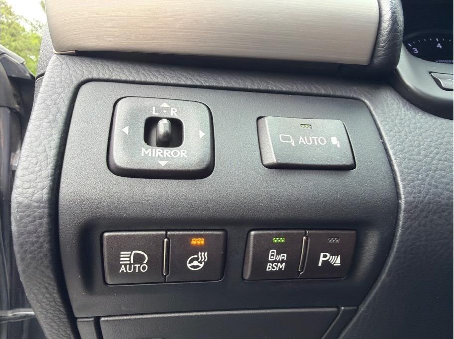 Lexus LS 460  2015