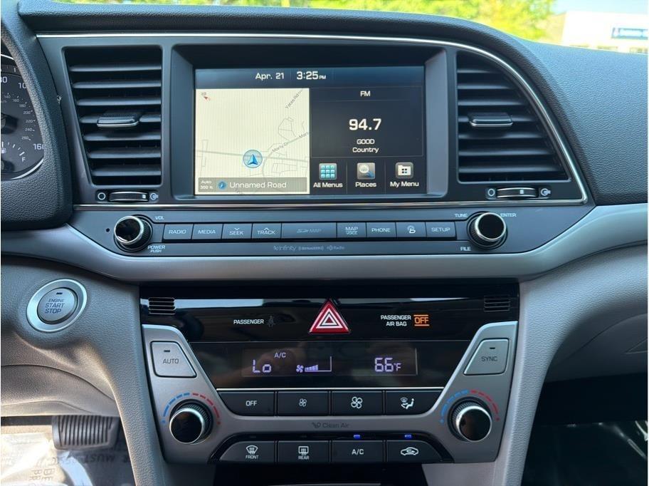 Hyundai Elantra  2017